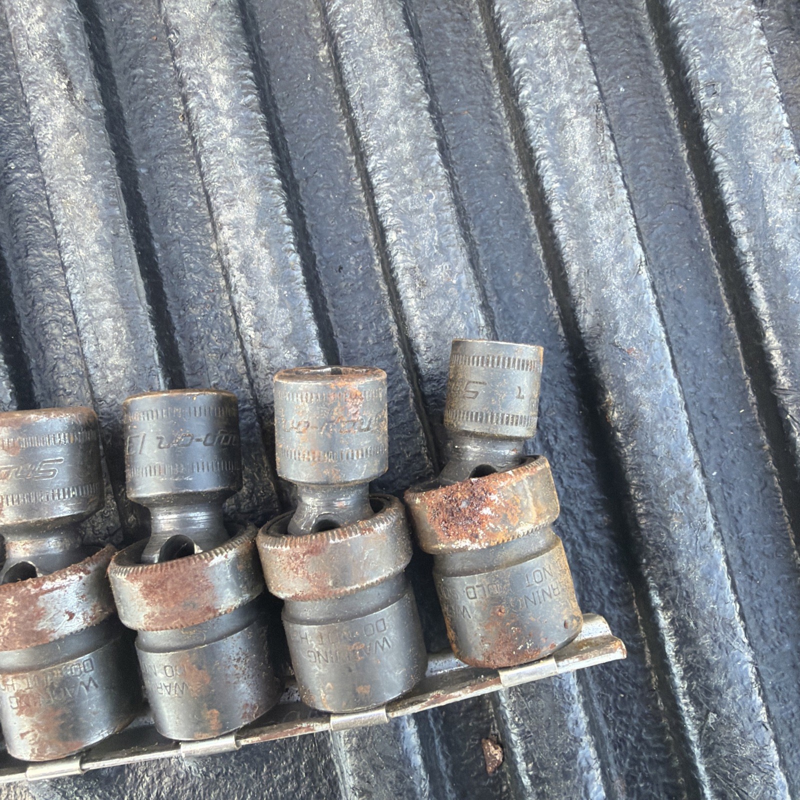 Snap-On 207IPFM 7 Piece 3/8″Dr 6Pt Metric Shallow Impact Swivel Socket Set