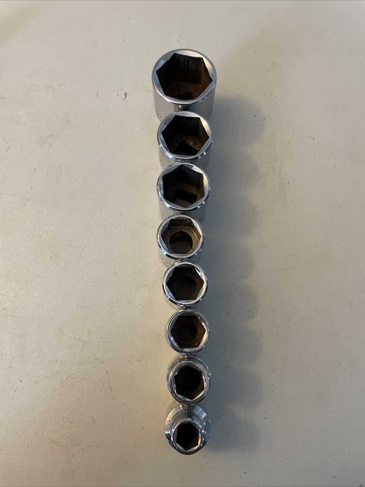 MAC TOOLS 1/2 Drive 6 Point Chrome Sockets 1 1/16 -3/8” V346- V126 8pc very nice