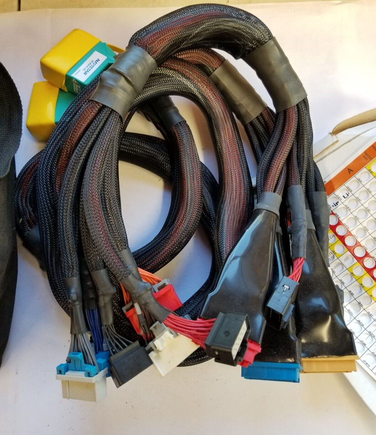 * International NAVISTAR 08-854-01 Gen 4 Breakout Harness with Overlay