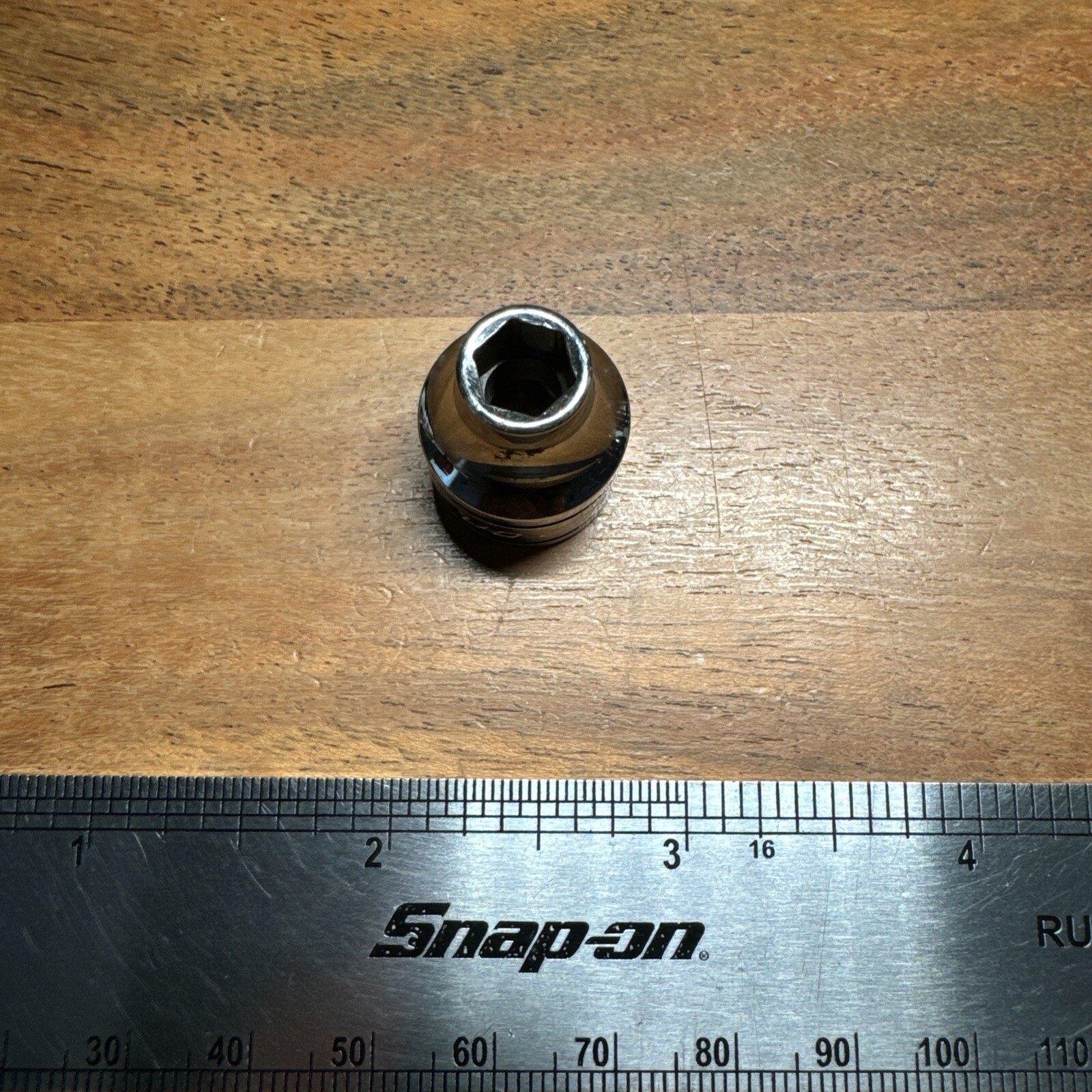 Snap On 3/8″ Drive 1/4 Sae Shallow 6 Point Chrome Socket FS081