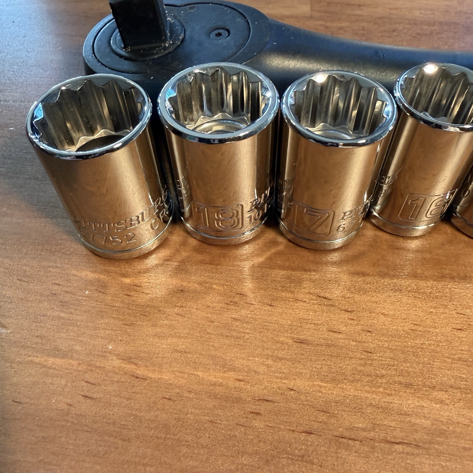 Pittsburgh Pro Metric Sockets / Ratchet 12 Point 1/2″ Drive 10mm-19mm