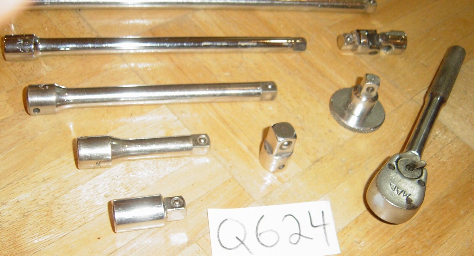 MAC TOOLS 9 PIECE 3/8 DRIVE RATCHET 5 EXTENSIONS, UNIVERSAL AND 2 OTHERS