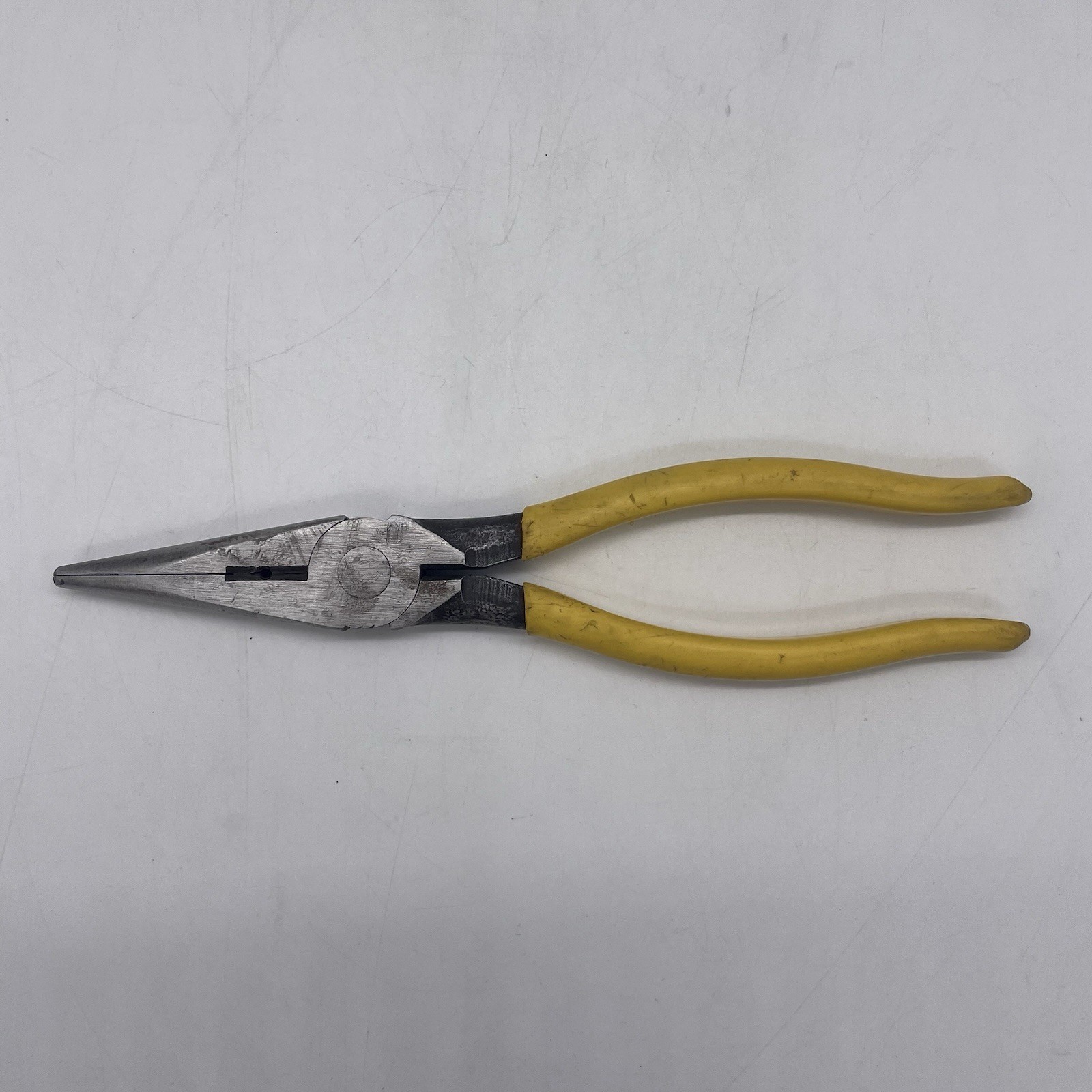 Klein Tools USA – D203-8N 8″ Long Nose Side Cutting Pliers Yellow