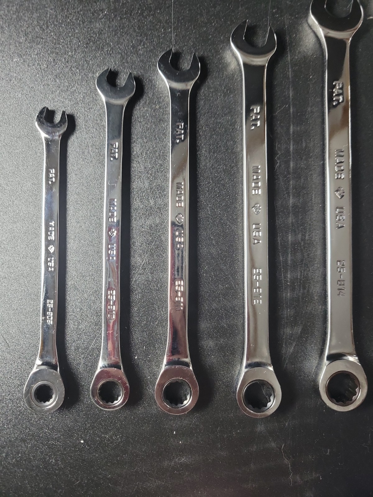 Armstrong Industrial Hand Tools 10 pc SAE, 1/4″- 3/4″, 12 Pt. Wrench Set Kit