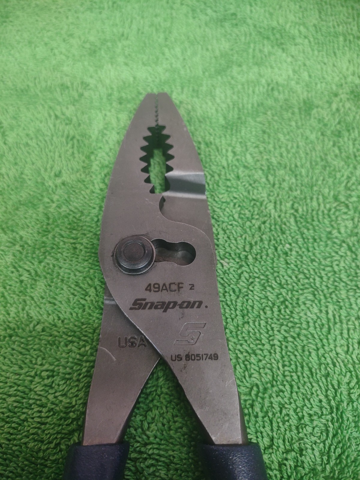 New! Snap-on Tools POWER BLUE 9″ Talon Soft Grip Combo Slip-Joint Pliers 49ACFMB