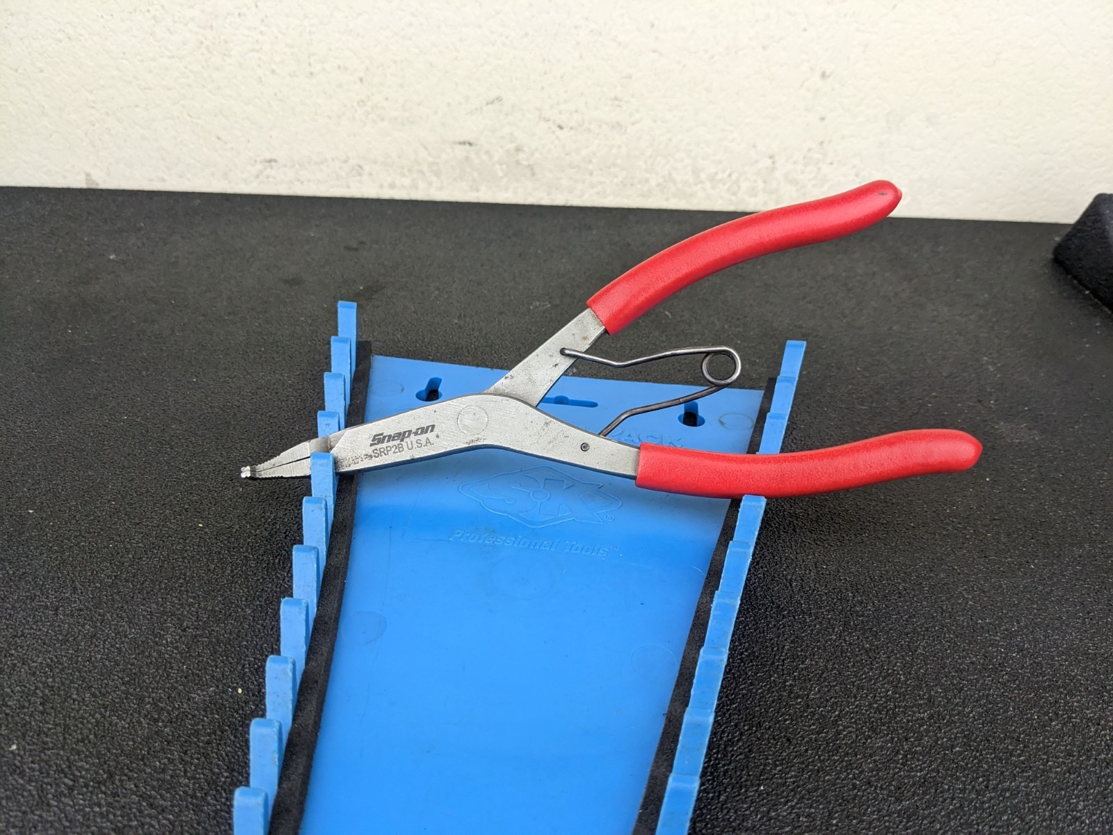 #bo468 Snap on Tools USA SRP2B RED High Leverage Snap Ring Pliers Spring Loaded