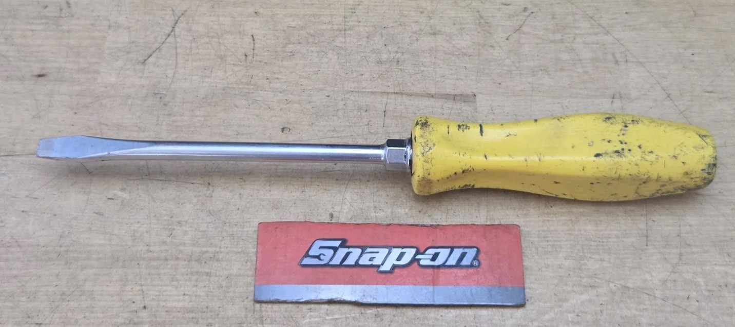 Snap On SDD6-5/16″ Wide Flat Tip X 6″ Long Blade Yellow Hard Handle Screwdriver