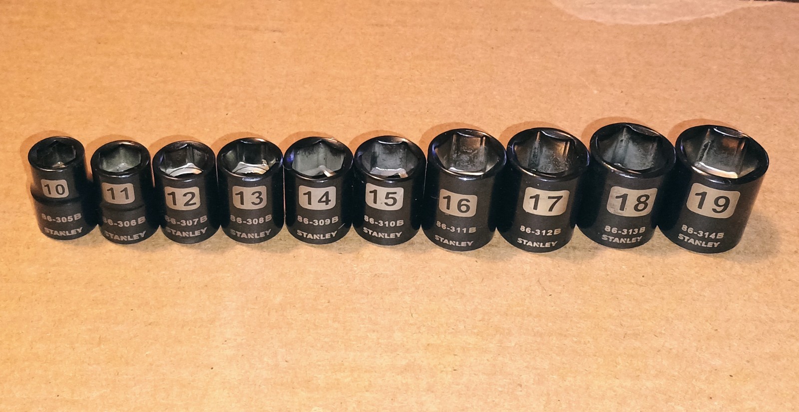 Stanley Black Chrome 10 Piece Shallow Metric 6 Point Socket Set For 3/8″ Drive