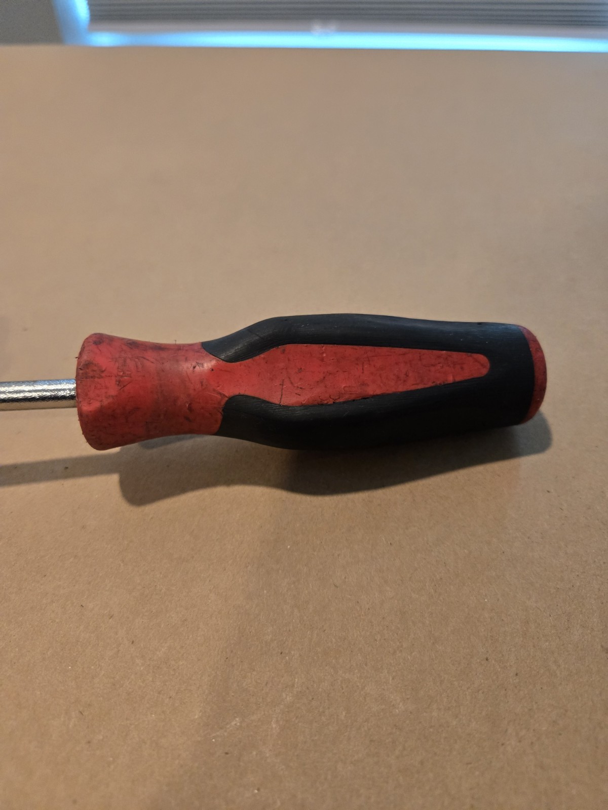 Snap On 10″ Long Soft Grip Dished Trim Pad Tool Red/Black Handle USA ASGD1B