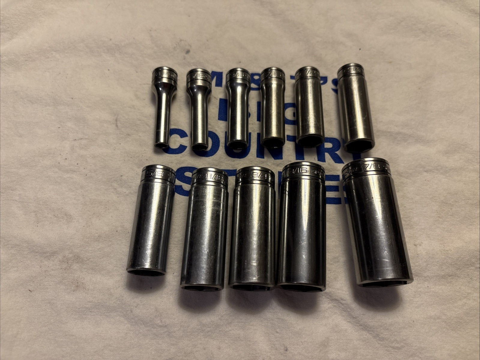 Snap-on Tools USA 3/8″ Drive 6pt 11pc SAE Deep Chrome Socket Set 211SFSY