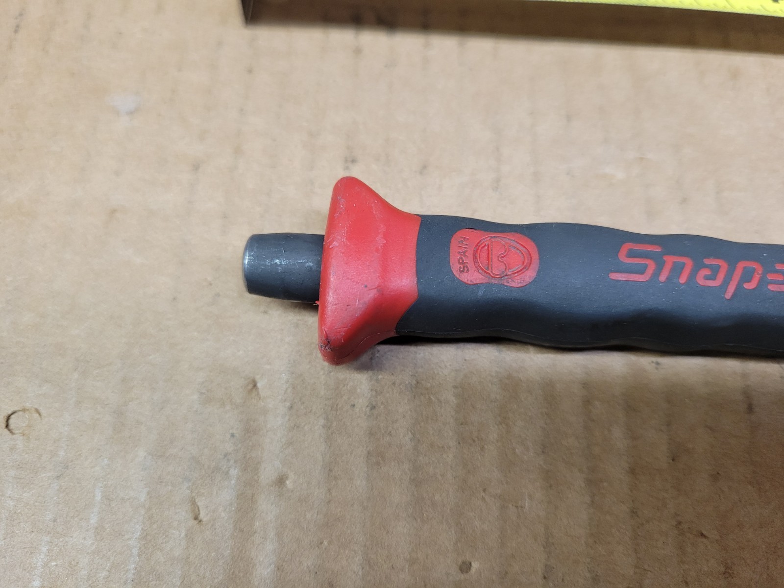 Snap On 1/2″ Flat Chisel With Red / Black Comfort Handle Grip No PCSG816