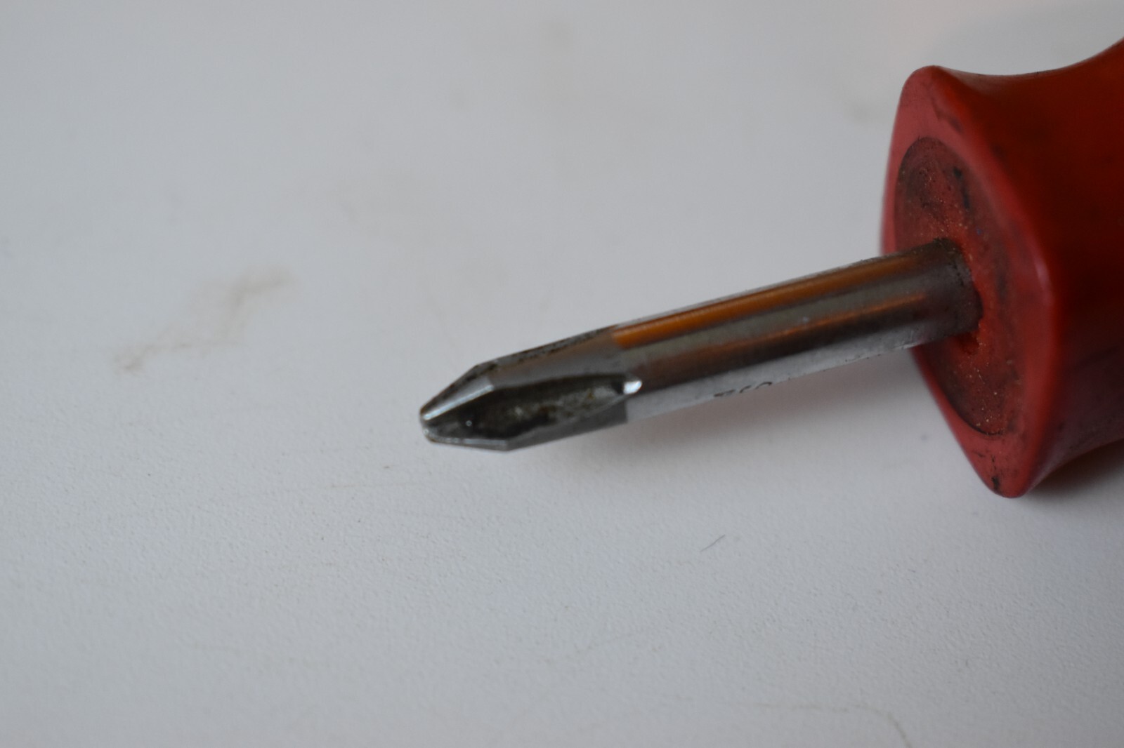 Mac Tools P212XA #2 Stubby Phillips Head Screwdriver Red Handle