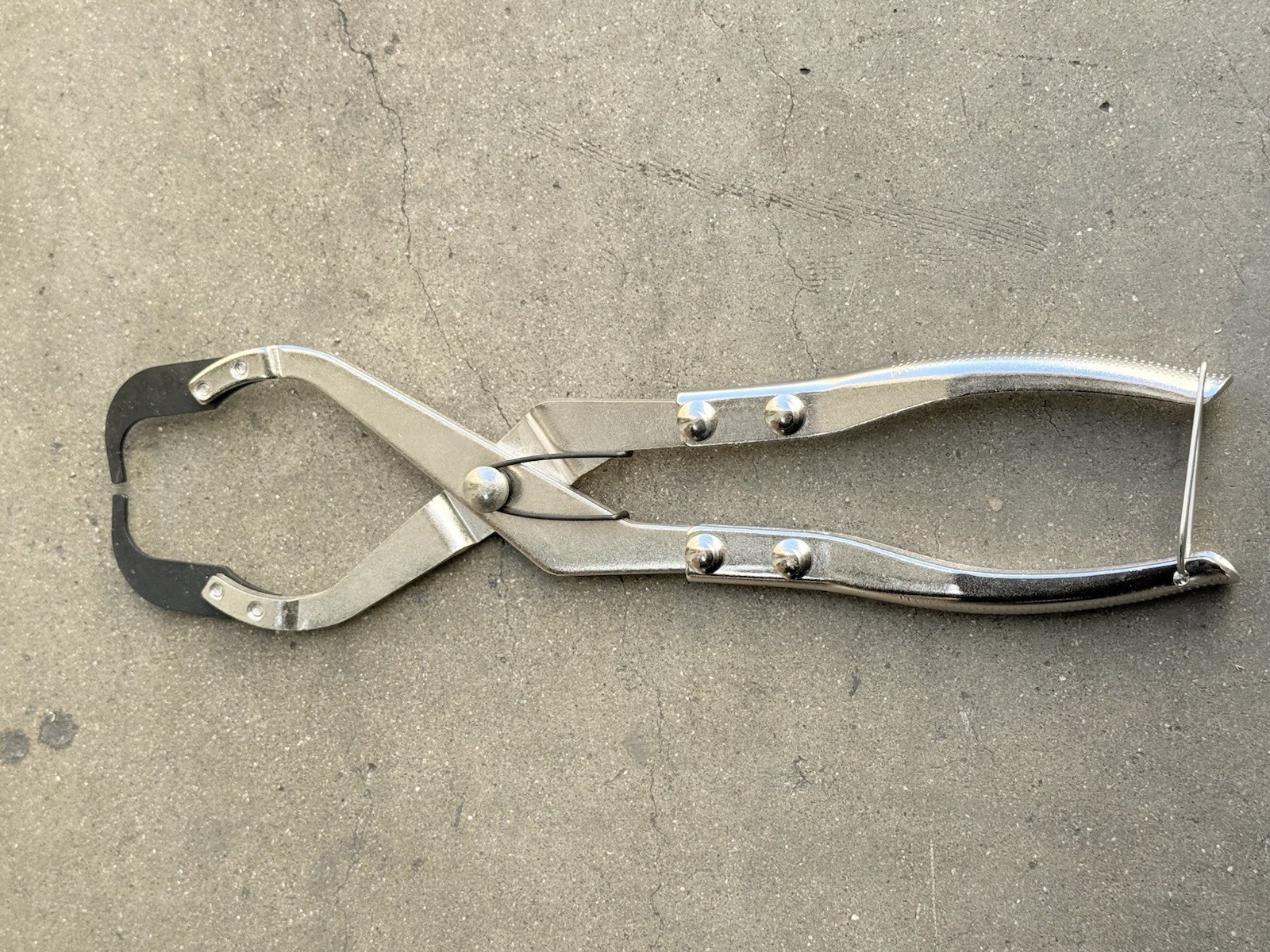 Clutch Brake Pedal Release Plier Master Cylinder Removal VAG VW Audi Seat Skoda