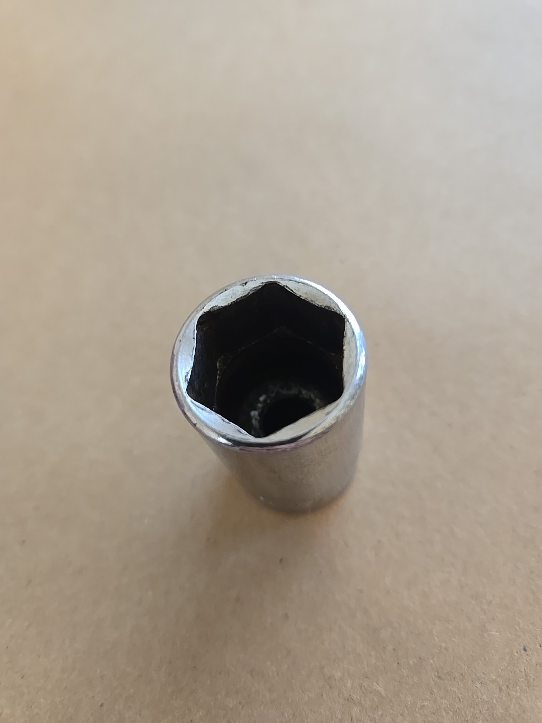 Snap On 3/8″ Drive 18MM 6PT Metric Semi Deep Chrome Socket USA FSMS18