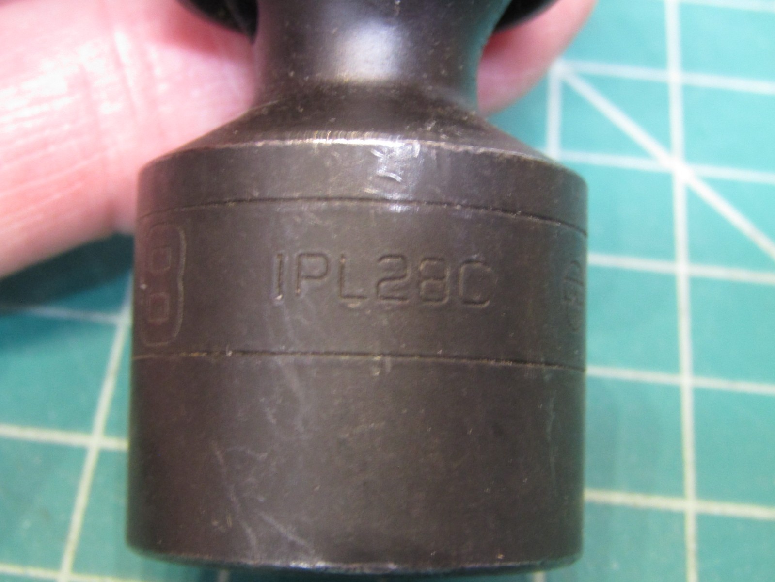 1 – Snap-on Tools IPL28C 1/2″ Drive 7/8″ SAE 6pt Impact Swivel Socket USA. NEW