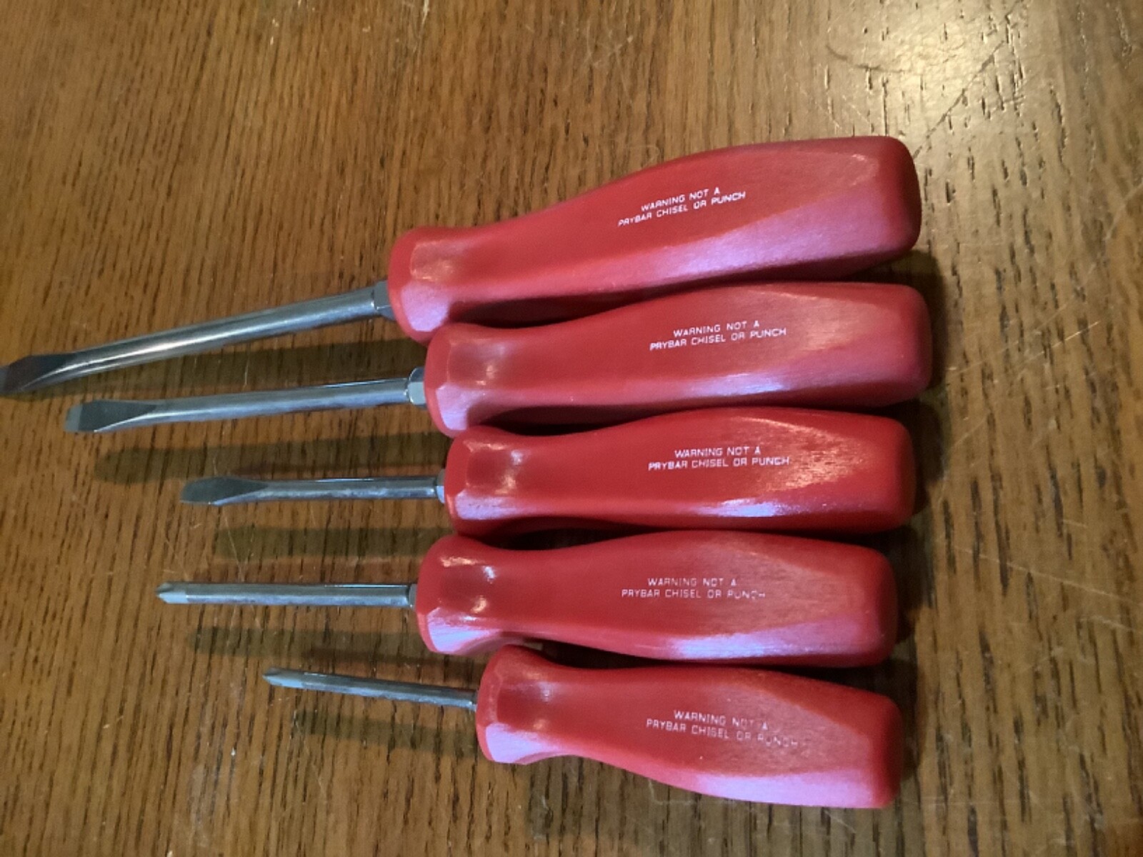 Lot of 5 Red Hard Handled Snap-on Screwdrivers 2 Phillips and 3 Flatheads New