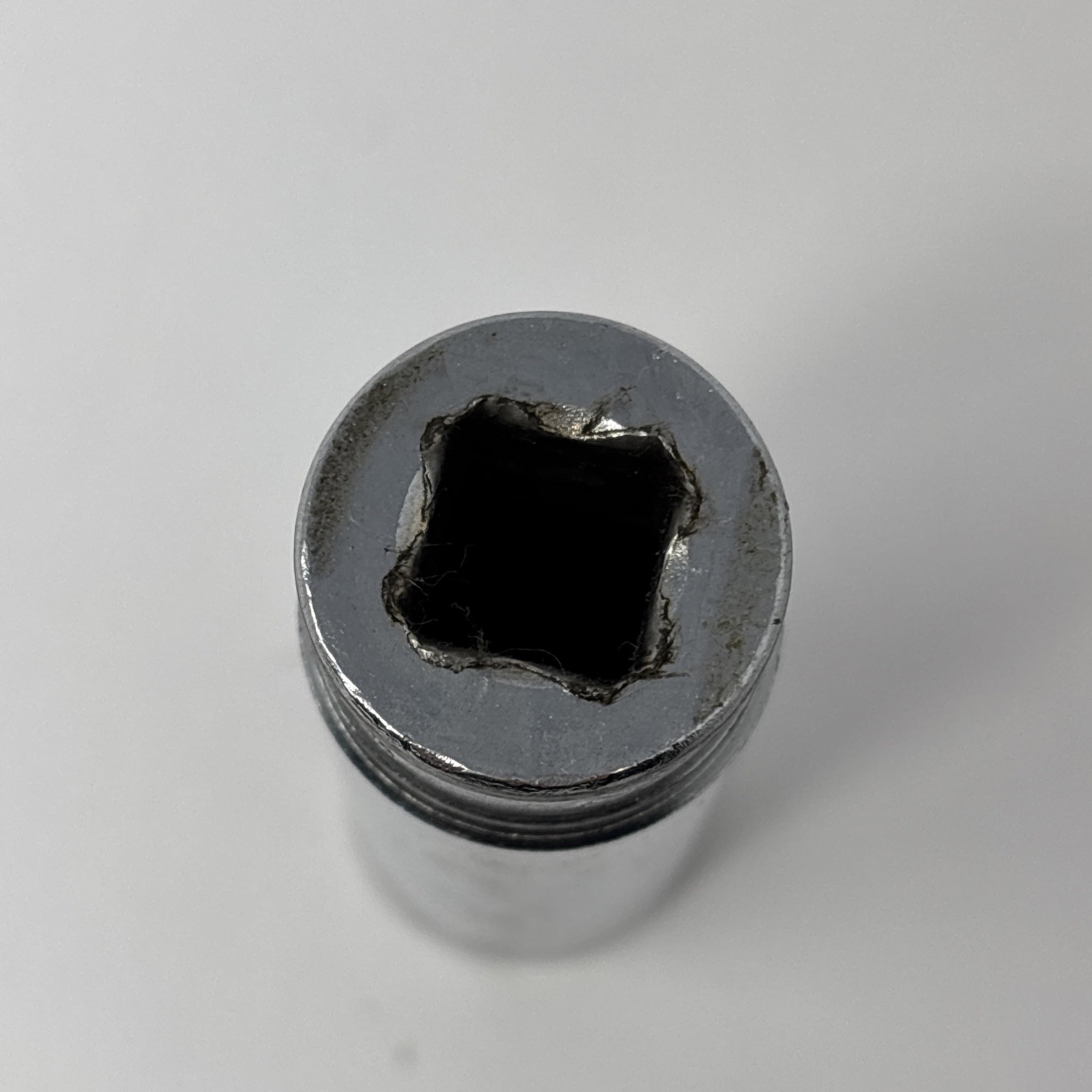 Snap On 3/8″ Drive 17MM 6PT Metric Deep Chrome Socket SFSM17 USA