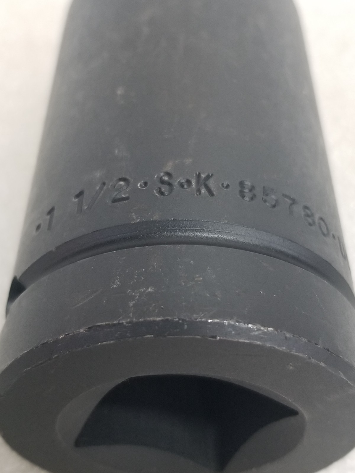 S-K 85780 Dual Budd wheel Impact Socket 1-in.Dr. 6-Pt 1-1/2″, 13/16″ Sq. USA