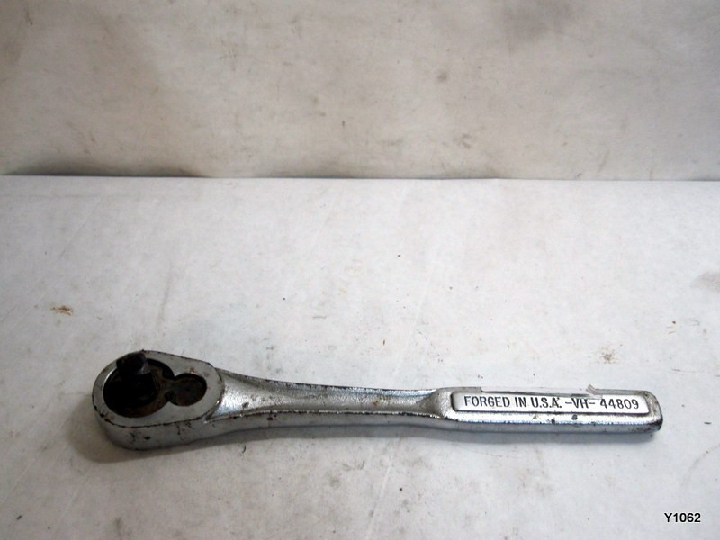STUCK Craftsman -VL- 44809 1/2″ Drive Push Button Release