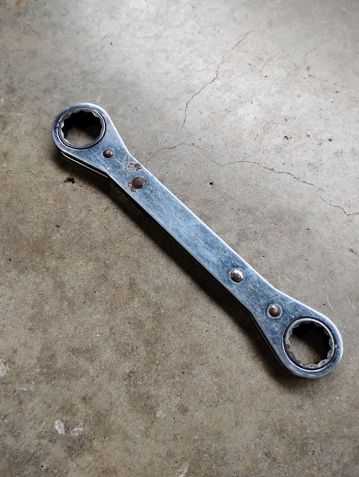 Snap-On Tools R2428 12 Point 3/4″ – 7/8″ Double Box End Ratcheting Wrench