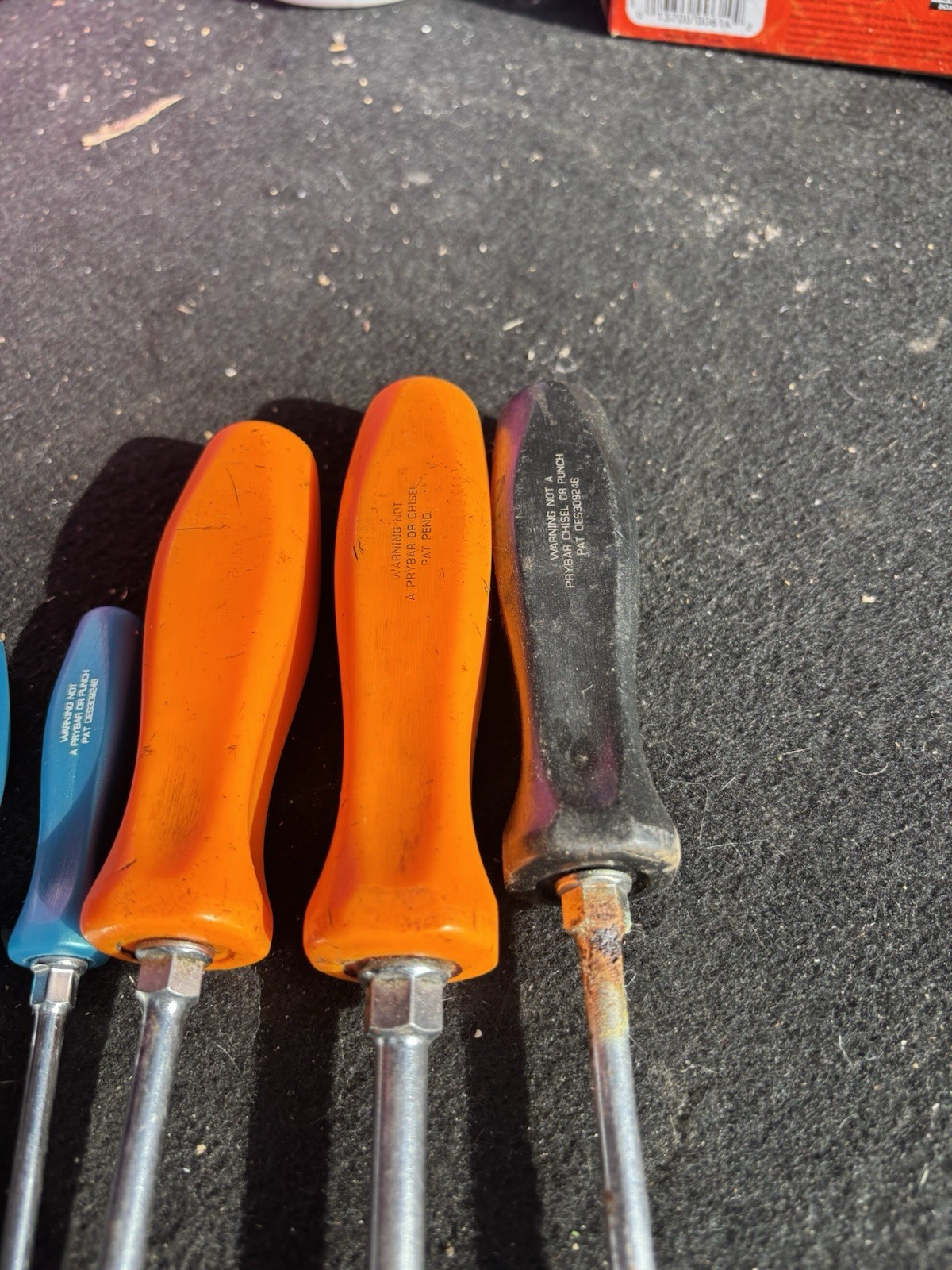 Snap On Tools Screwdrivers A Lot 5 Screwdrivers SDT SSD6 SSD4 Used Condition!