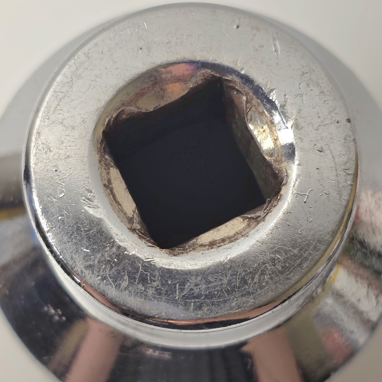 HD 70 Gray Canada 2 3/16″ 12-point shallow chrome socket with a 3/4″ drive #0592