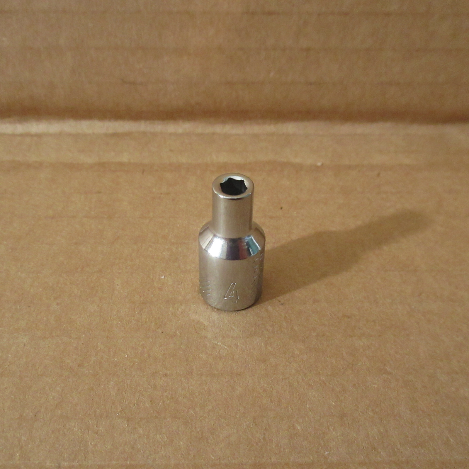 4mm CRAFTSMAN TOOLS CMMT43505 Metric MM 6-pt 1/4-in Drive Shallow Socket Ratchet
