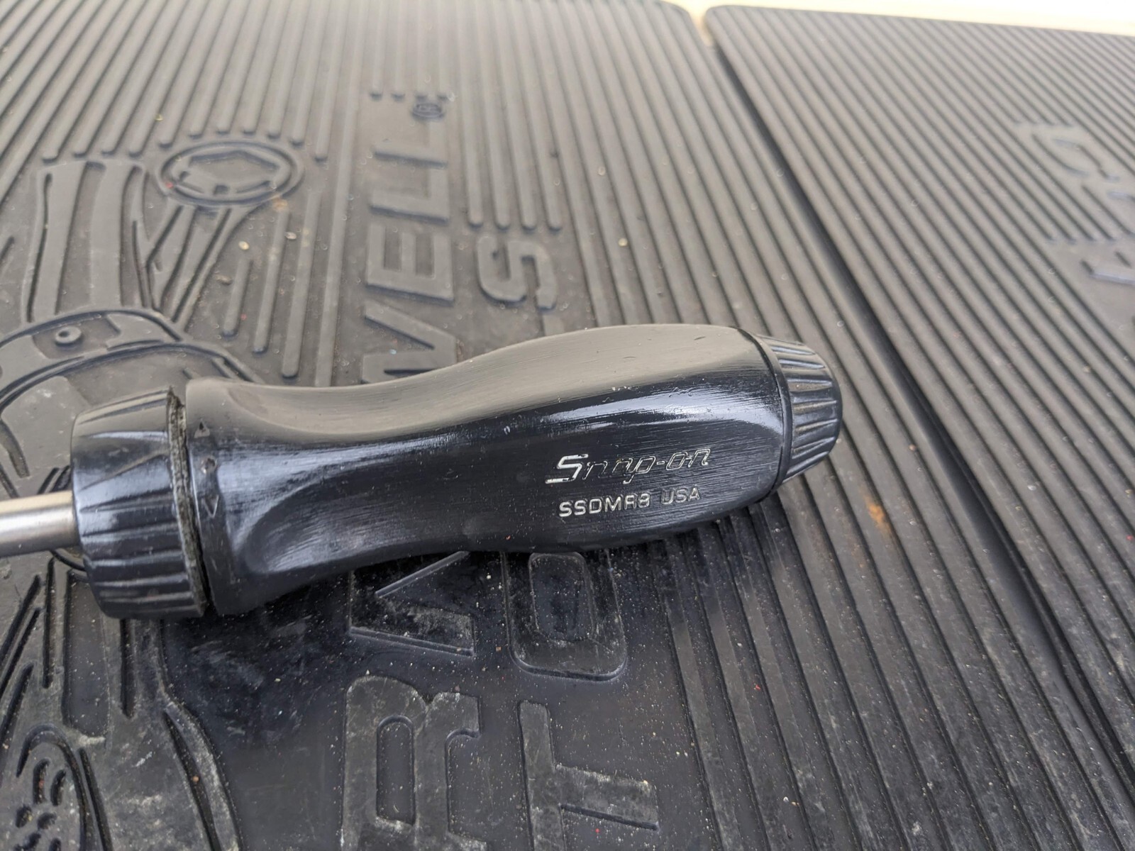 #aw307 Snap On Tools Ratcheting Magnetic Long Screwdriver Black SSDMR8
