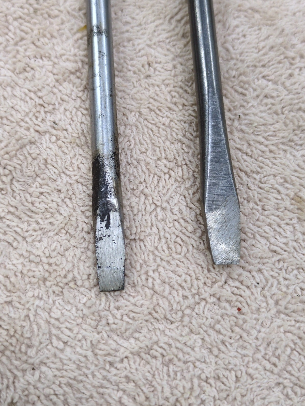 2- Snap-On Flat Slotted Screwdriver SSD4100 13.5 Inch Long & SSD4 7.5 Inch Long