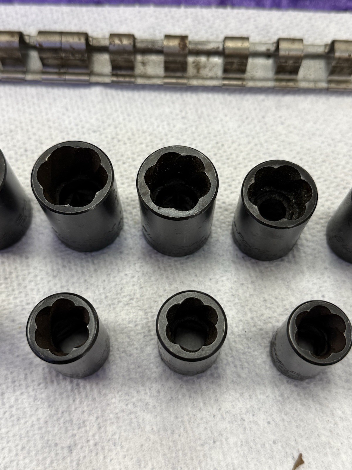 BLUE POINT TFSY SERIES 13 PC 3/8 Dr. Metric/SAE Shallow Twist Impact Socket Set