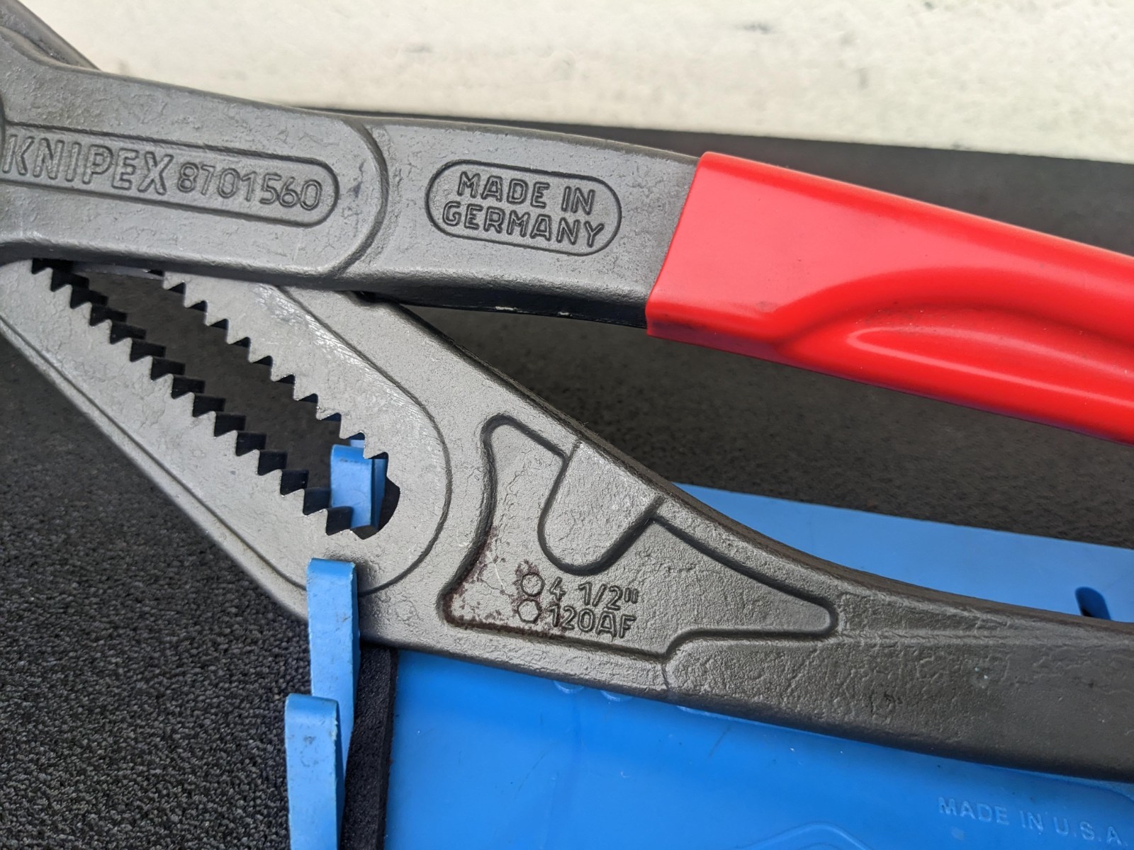 #bm389 Knipex 8701560 22″ Cobra self gripping pliers