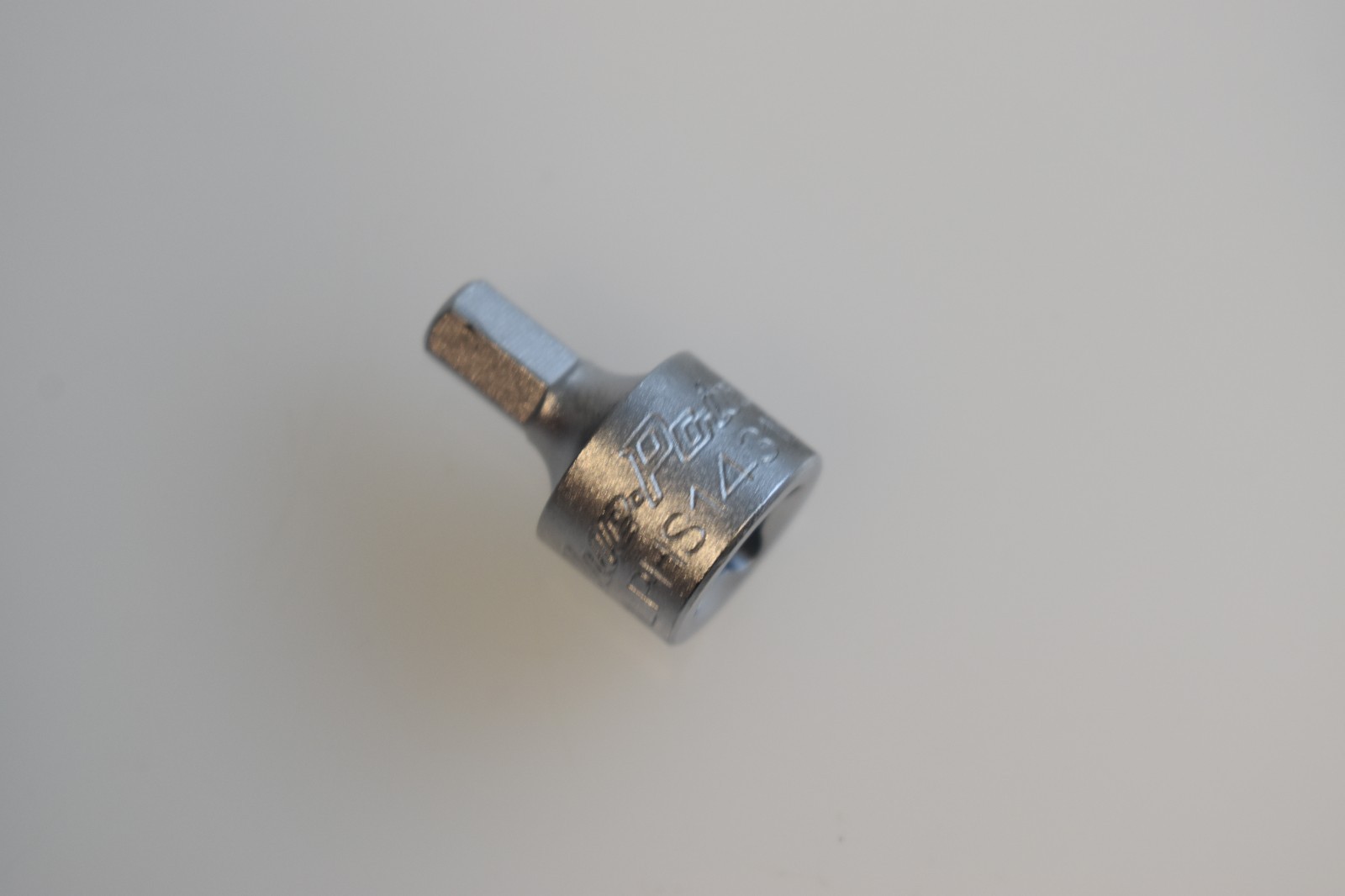 Blue Point Tools BLPHS14316 3/16″ SAE Stubby Hex Bit Socket 1/4″ Drive