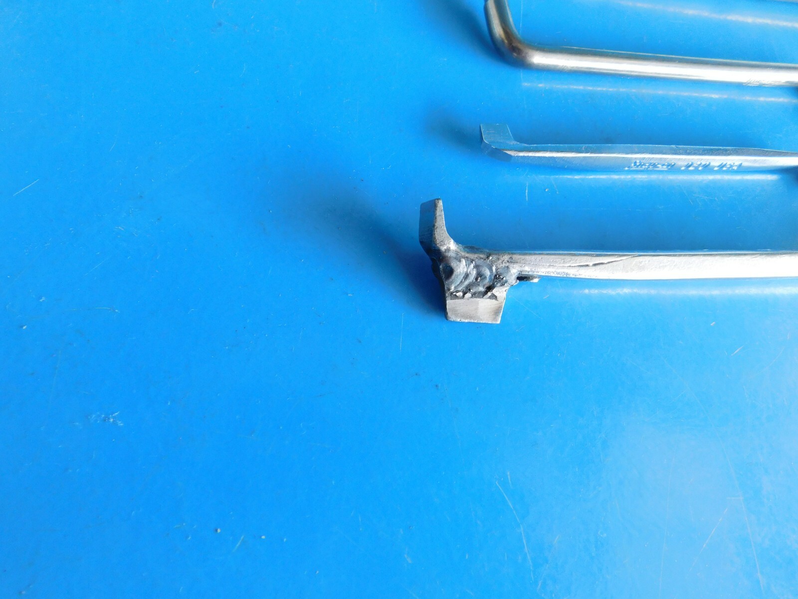 USED,SNAP ON TOOLS & BLUE POINT OFFSET FLAT AND PHILLIPS SCREWDRIVERS
