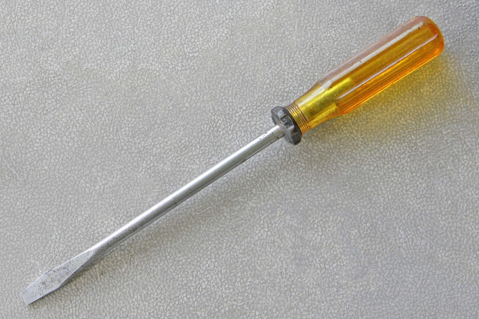 Vtg 12″ New Britain #D28 Flat Slotted 3/8″ Long Shaft Screwdriver, Yellow Handle