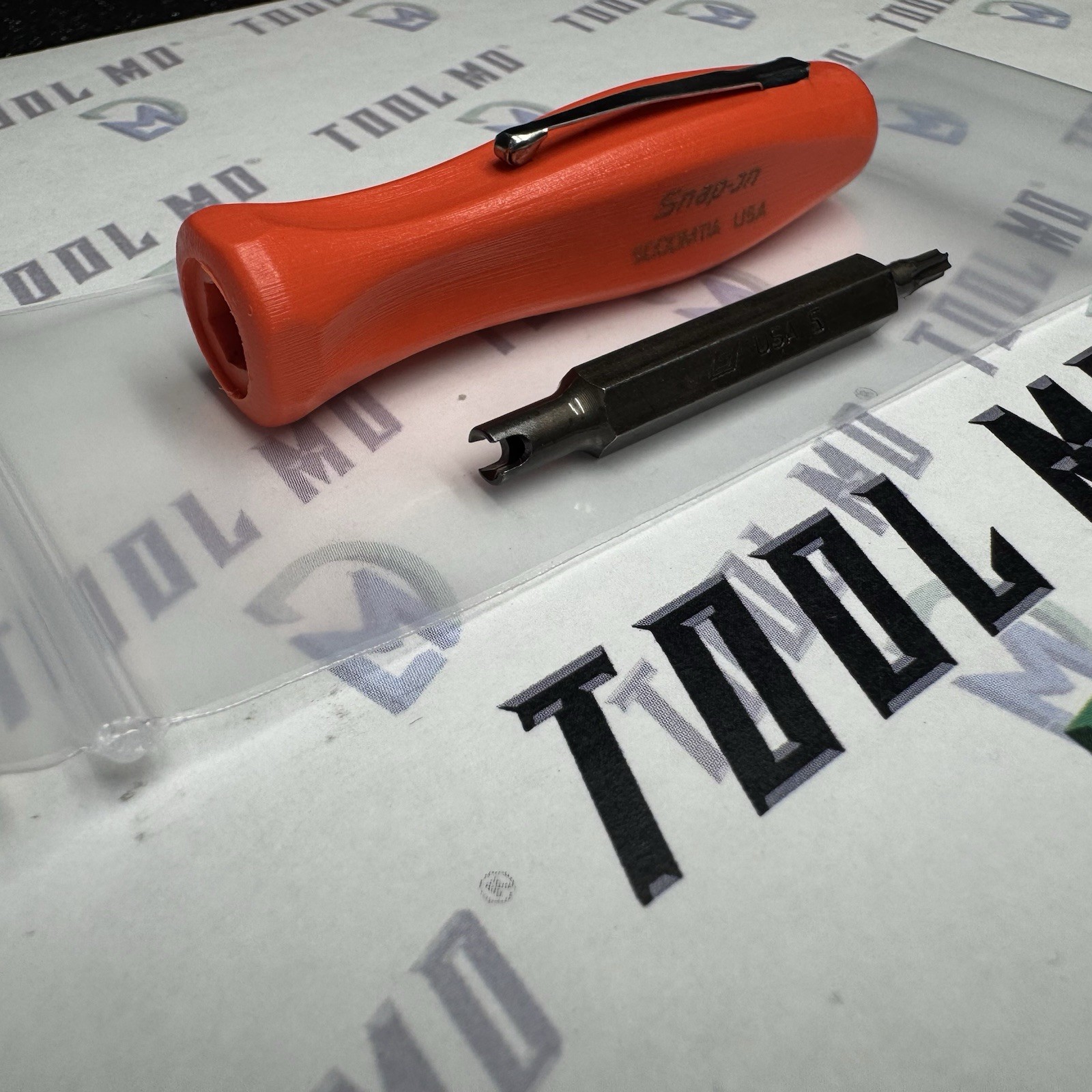 Snap-on Tools USA NEW TIRE VALVE & T10 Reversible Pocket Screwdriver SDDDMT1AO