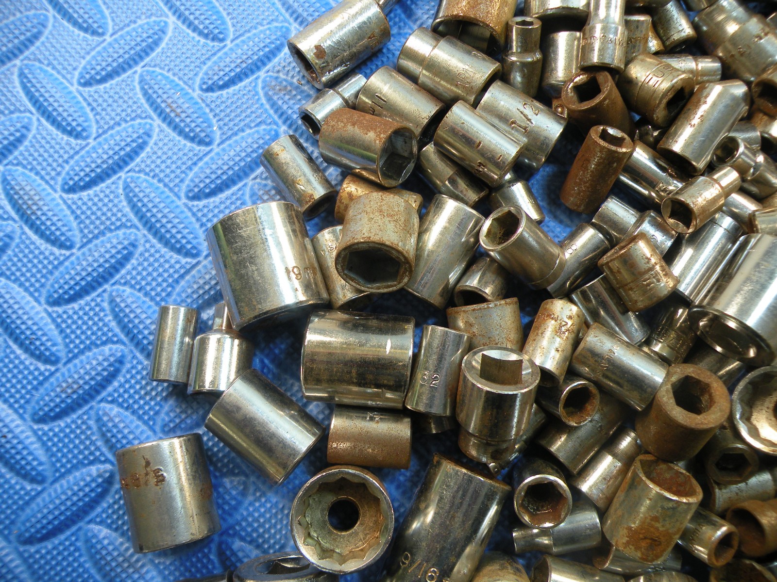 VTG | Lot of 10 LBs Various Sockets of Various Brands – Taiwan, Japan and more!