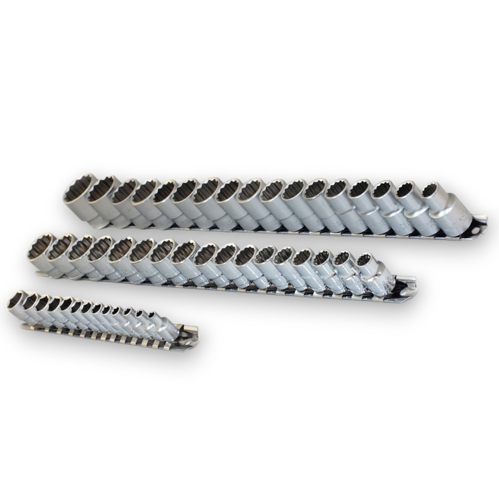 47pc Crv 1/4″ 3/8″ 1/2″ Dr Metric Sockets Set Size 4mm – 30mm With Storage Rails