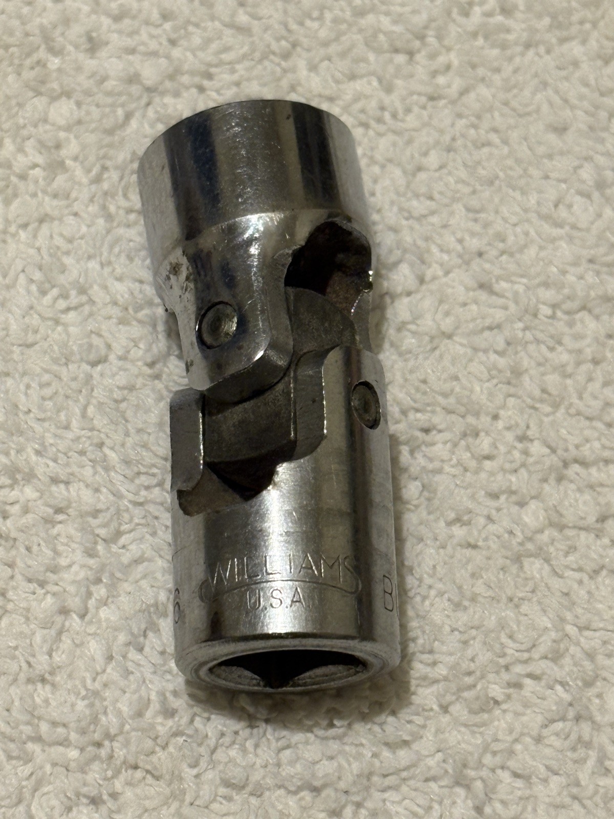 Williams Tools BU-1218, 9/16″, 3/8″ Drive, 12 Point, Chrome Swivel Socket