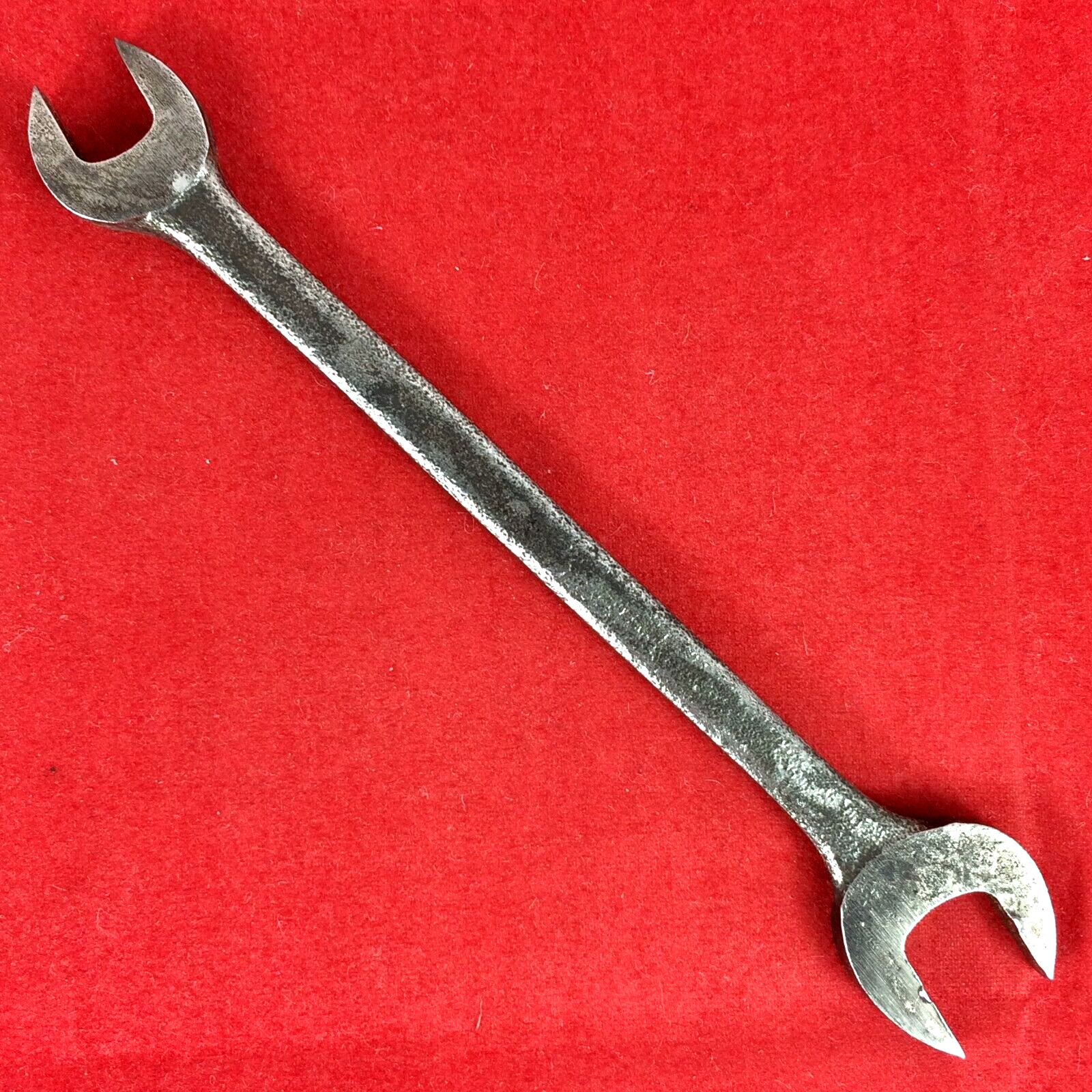 Snap-on 1/4″ x 5/16″ S810B Black Industrial Finish Open-end Wrench