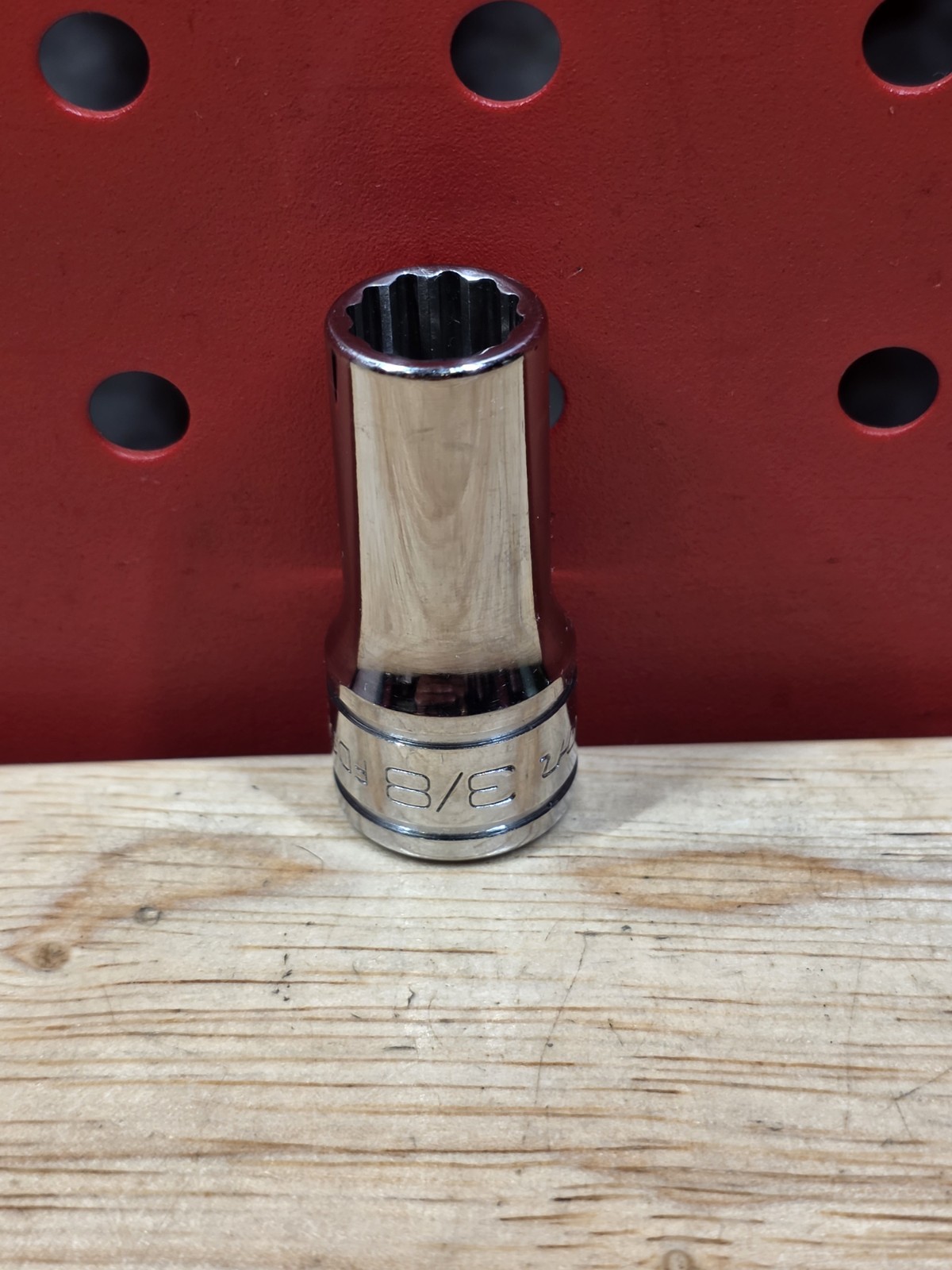 Snap-on Tools FDS121 3/8″ SAE 3/8″ Drive 12-Point Semi-Deep Chrome Socket