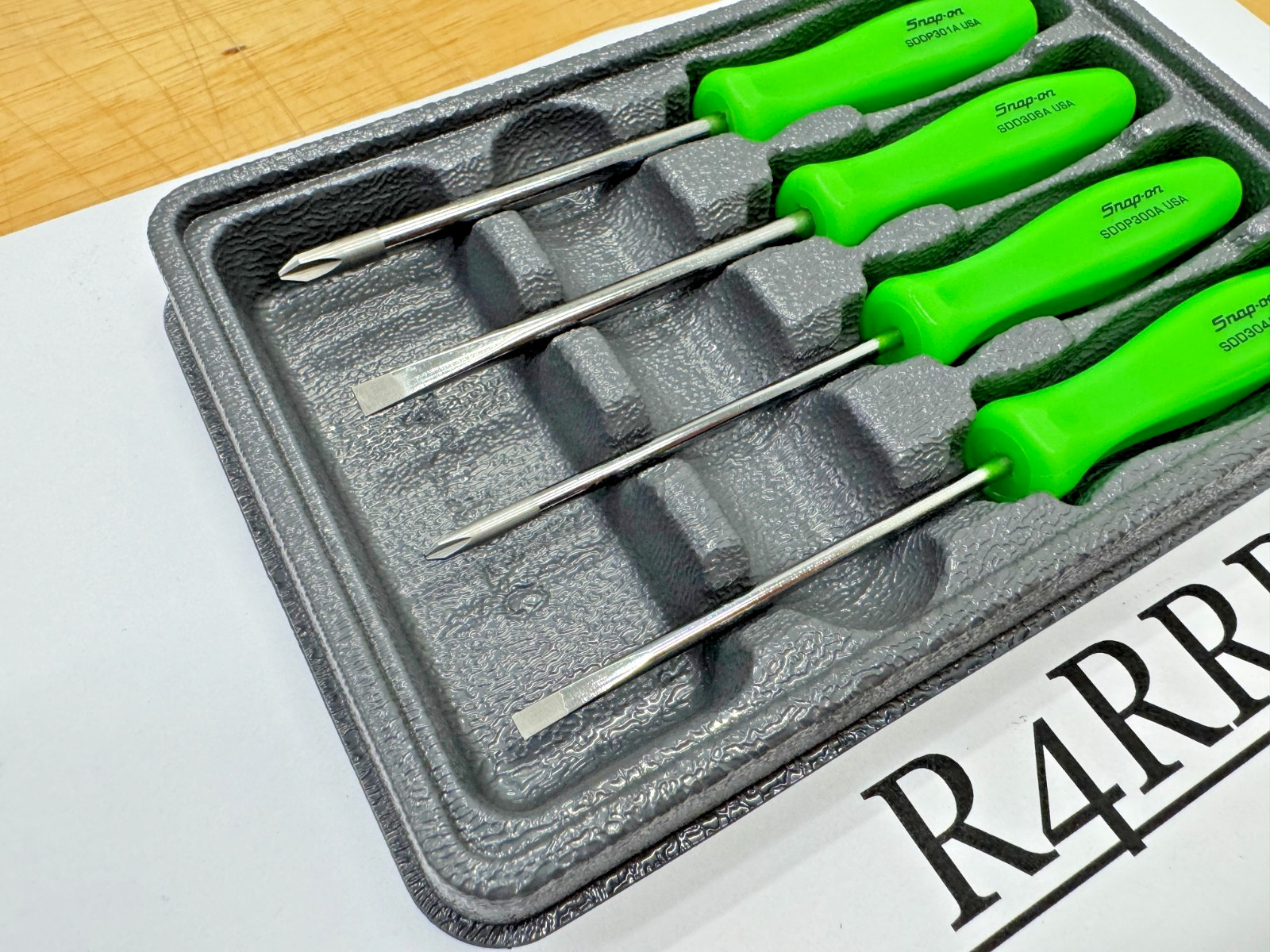 Snap-on Tools USA NEW GREEN 4pc Mini Hard Grip Combo Screwdriver Set SDDX40AG