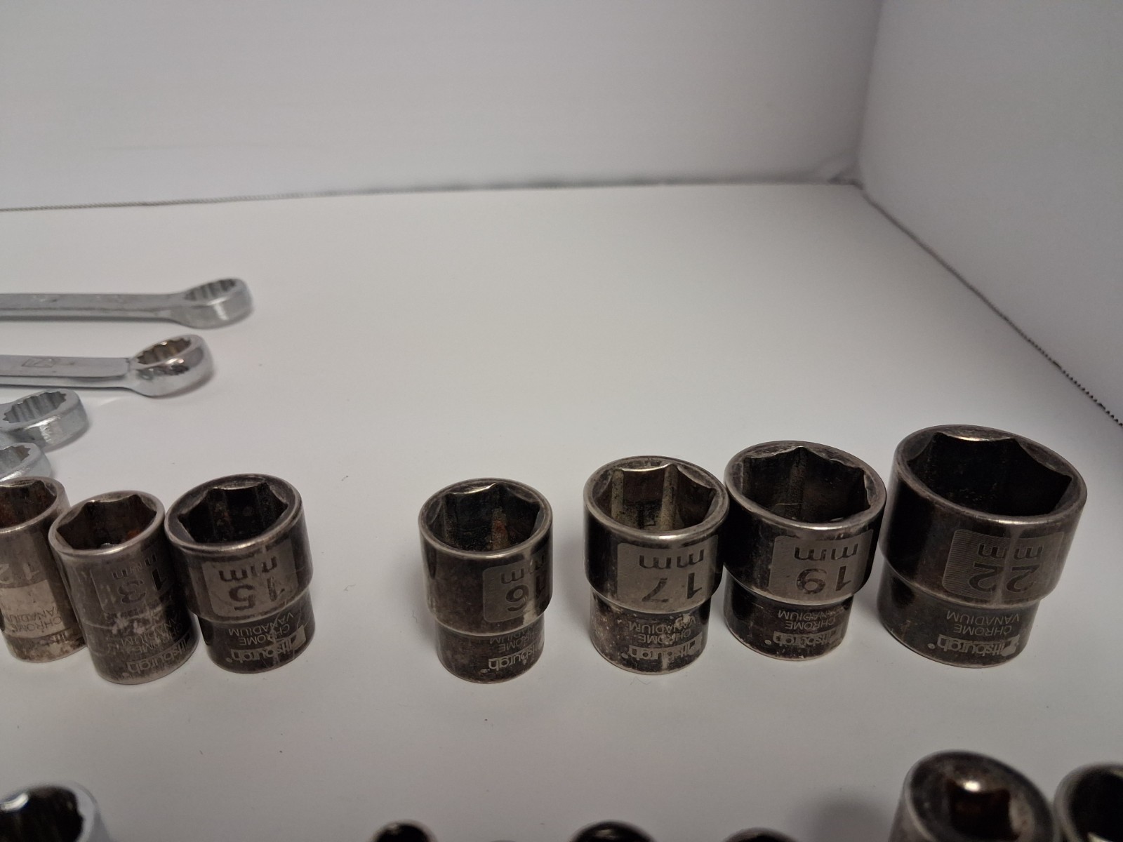 Pittsburgh Sockets Lot Of 40 1/4 & 3/8 drive sockets plus Stanley wrenches