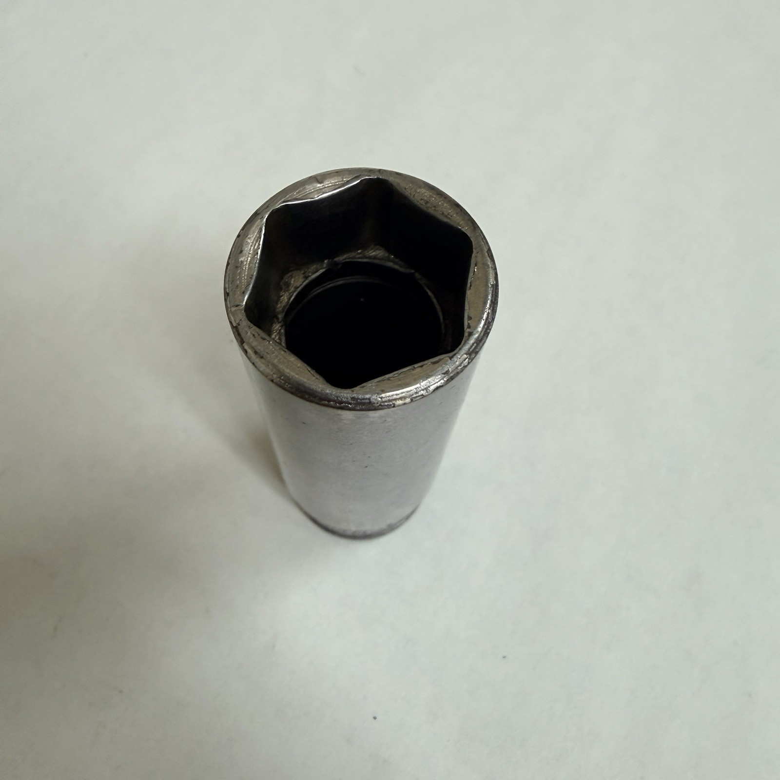 Snap-on Tools 18mm Deep Socket 3/8″ Drive Metric Chrome 6-Point SFSM18 SFSM-18