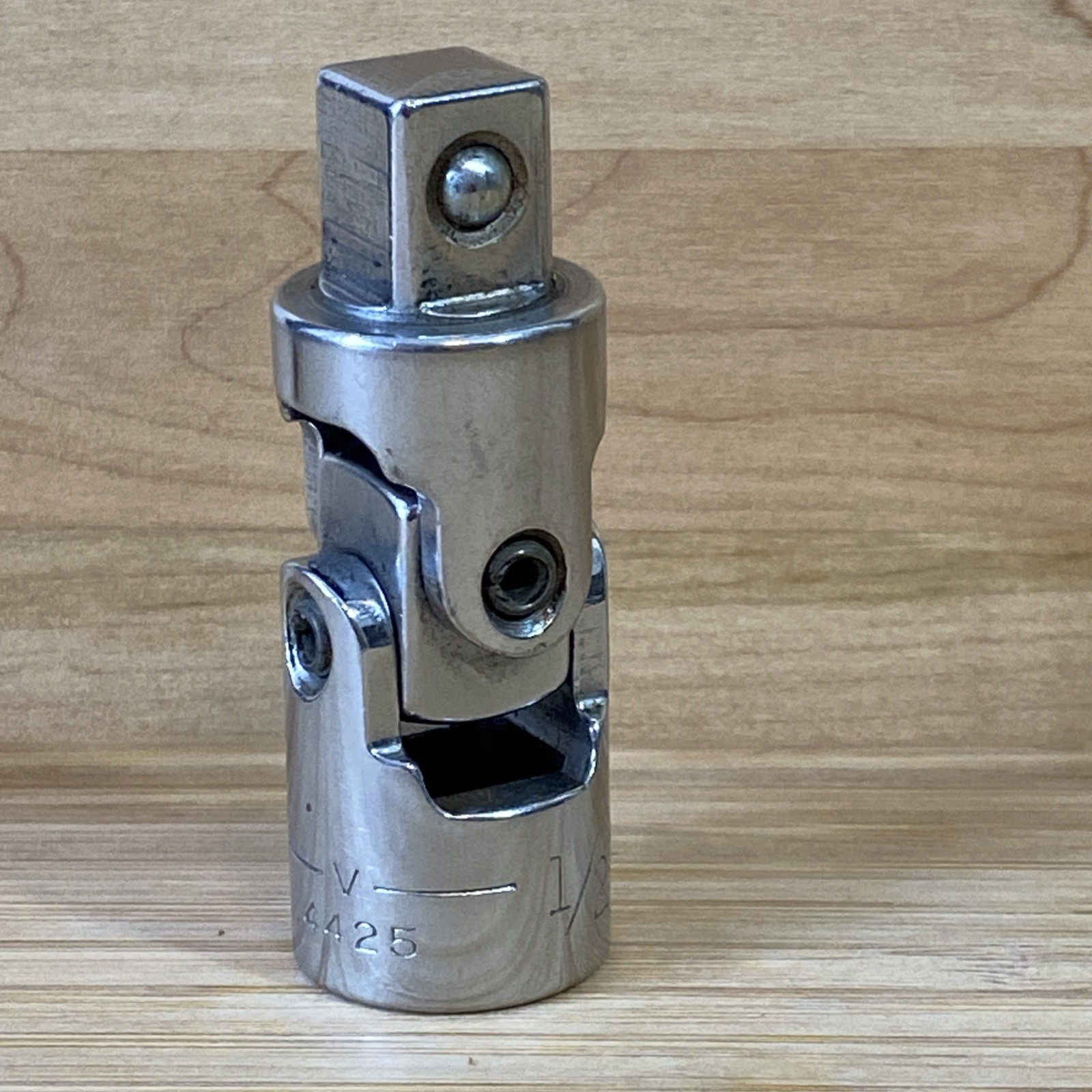 Craftsman USA 1/2″ Drive -V- 4425 Swivel Universal Joint Socket Adapter Mint
