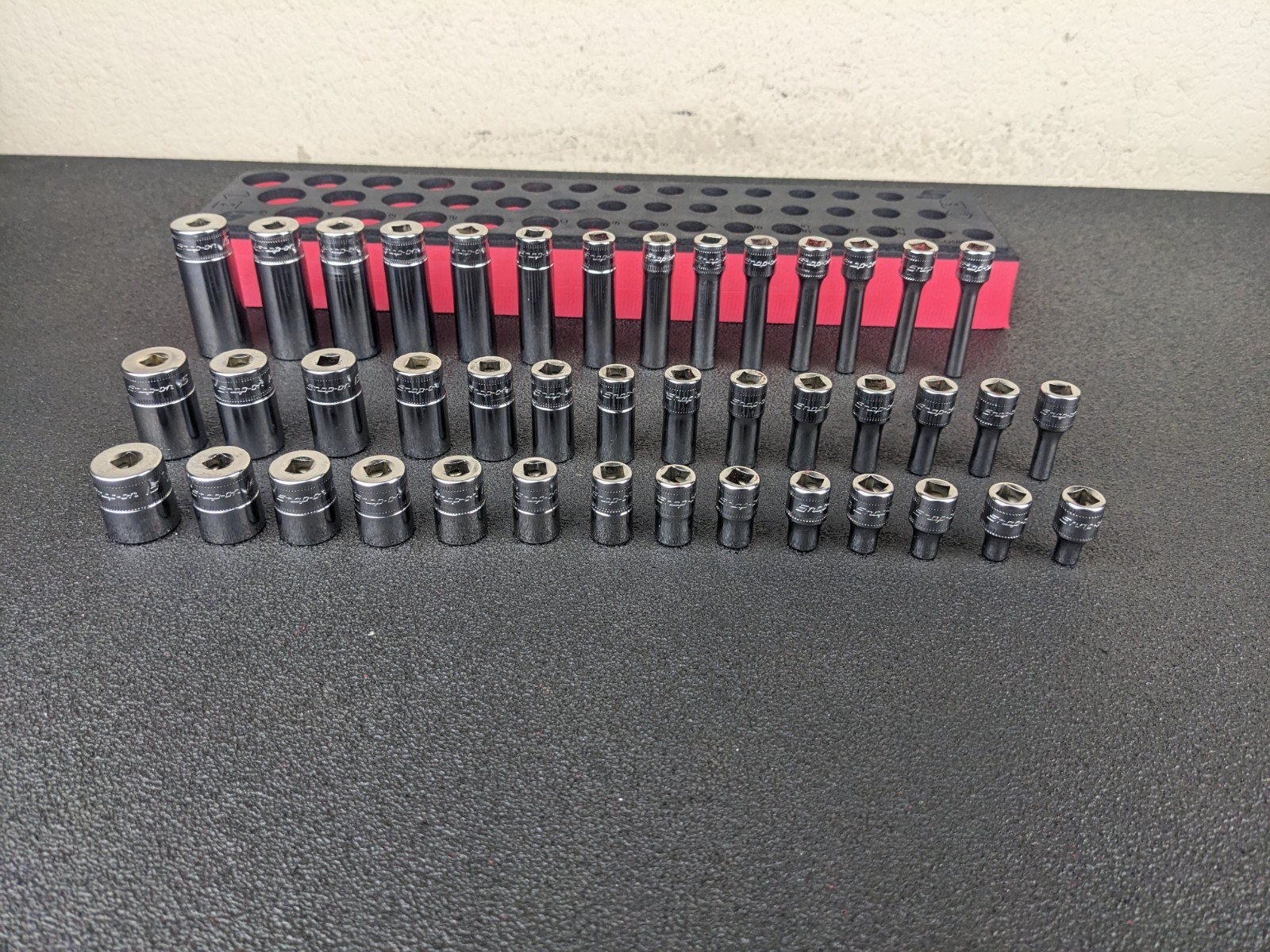 #bn381 Snap-On Tools 142STMMSYFR1 42pc 1/4″ Drive 6-Point Metric Foam Socket Set