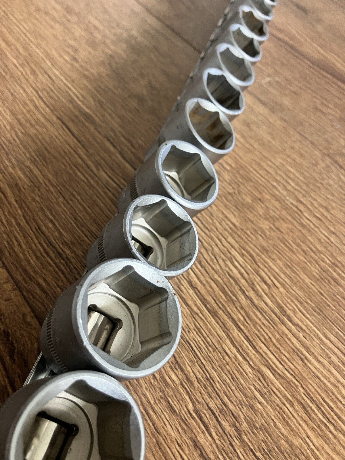 Flank Drive Shallow Socket Set 10 – 32mm 6 Point Metric chrome vanadium
