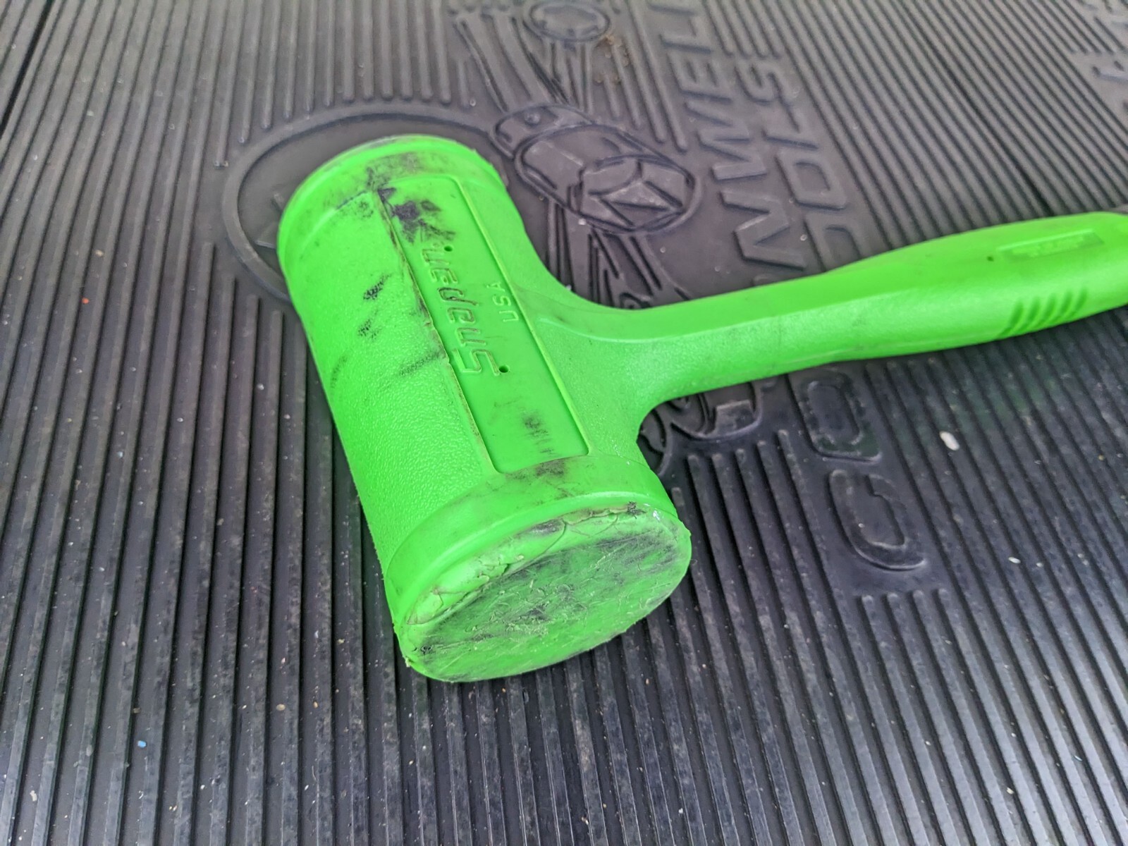 #ax431 Snap-On HBFE48 Dead Blow 48-Ounce Soft Grip Hammer Green