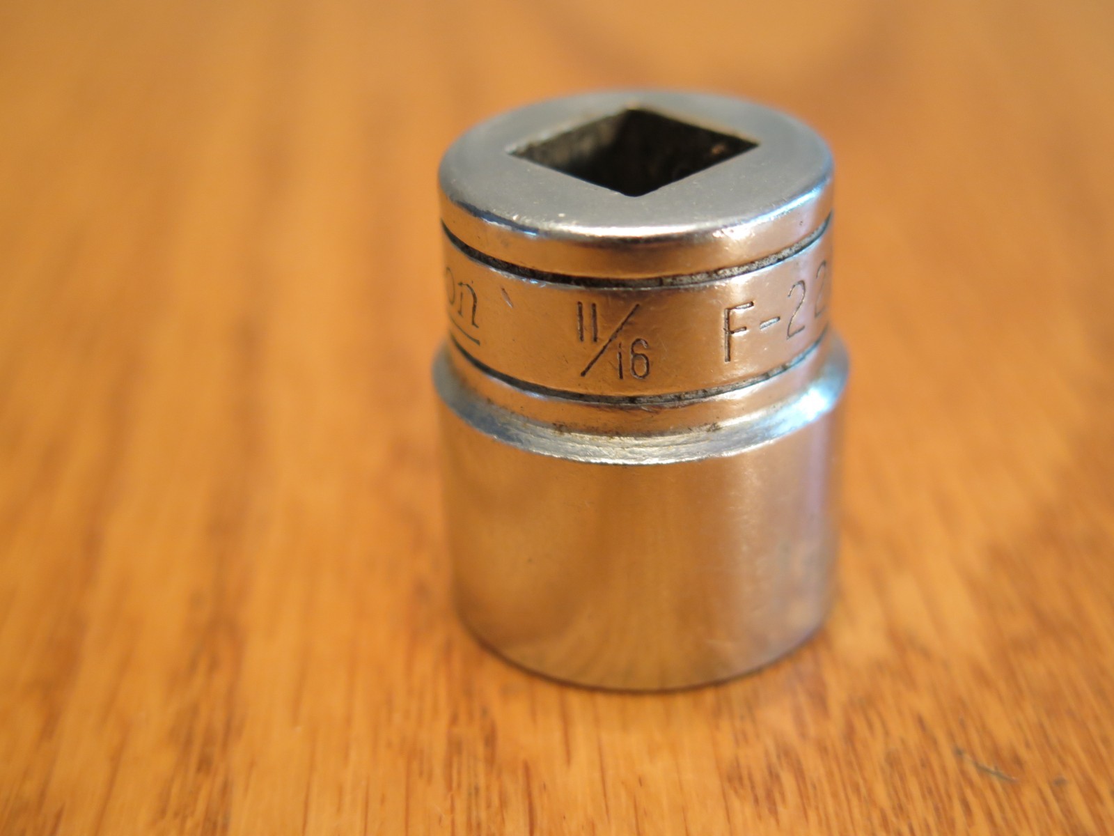 Snap-on F221 11/16″ Shallow Socket 3/8″ Drive 12pt SAE Chrome USA Snap On Tools