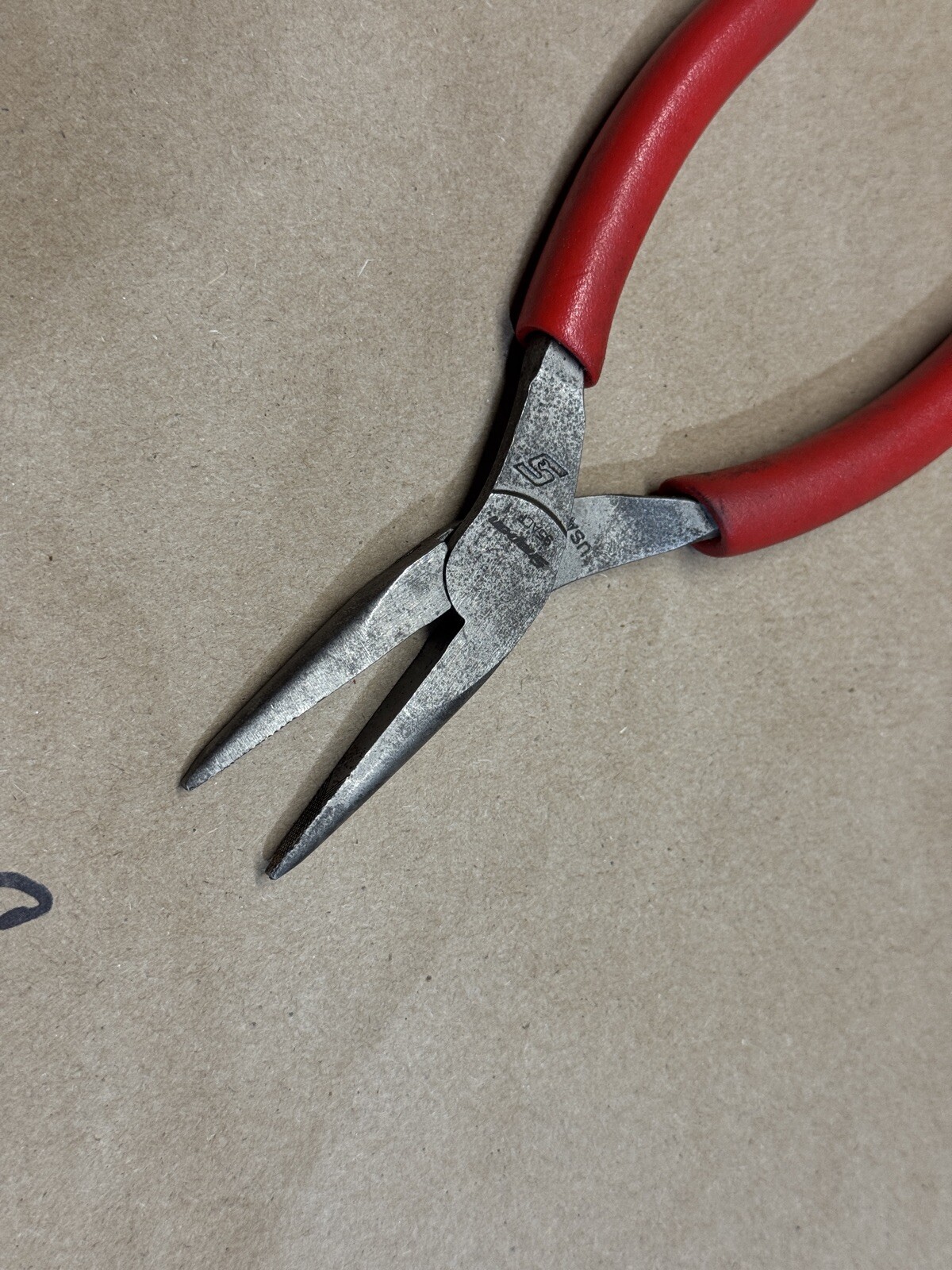 SNAP ON TOOLS 95ACF 6″ LONG NEEDLE NOSE PLIERS SOFT RED GRIP
