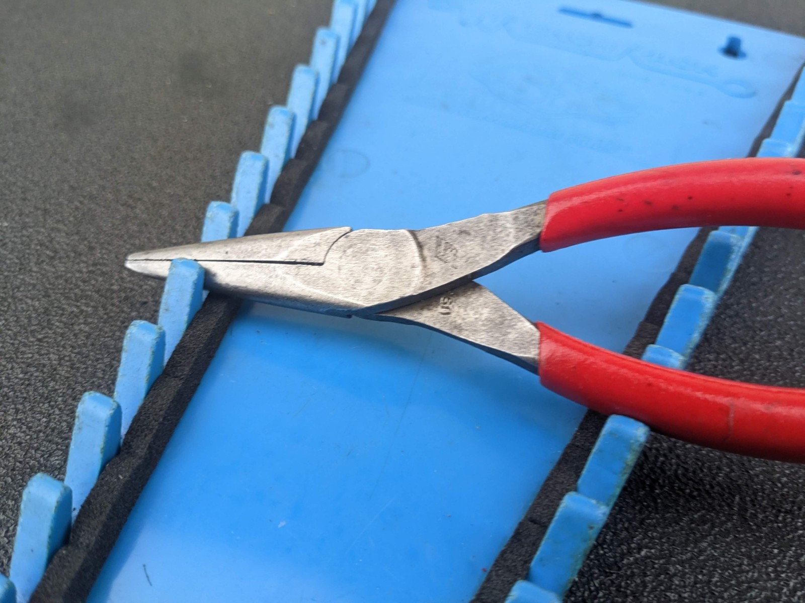 #bm442 Snap-on Tools 95ACF RED 6in SOFT GRIP NEEDLE NOSE PLIERS USA